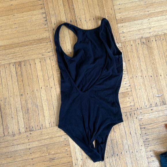 Community by Aritzia backless body suit - Picture 2 of 3
